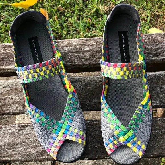 Brynn wedge sandals Steven Steve Madden size 10 slip on multicolor rainbow woven - Picture 2 of 7